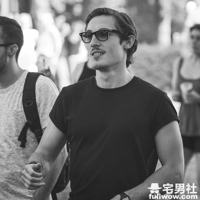 超狂艺术家绘製《可组合的漫威电影海报》,细节里暗藏许多剧情重点!-伊尤台
