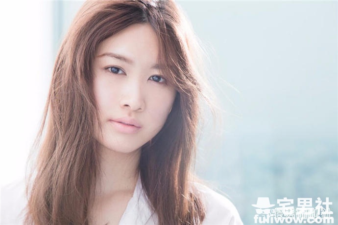 《假面骑士W》园咲若菜赤裸呈现官能情欲 飞鸟凛-伊尤台