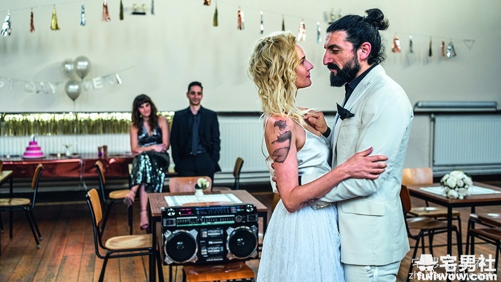 《烈爱天堂》,平静的海、浓烈的爱。-伊尤台