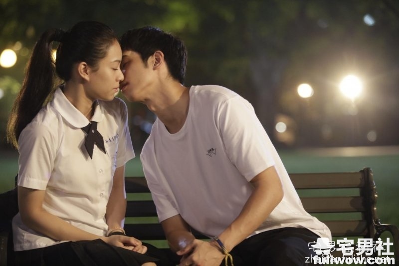 《带我去月球》,情怀比情节重要。-伊尤台