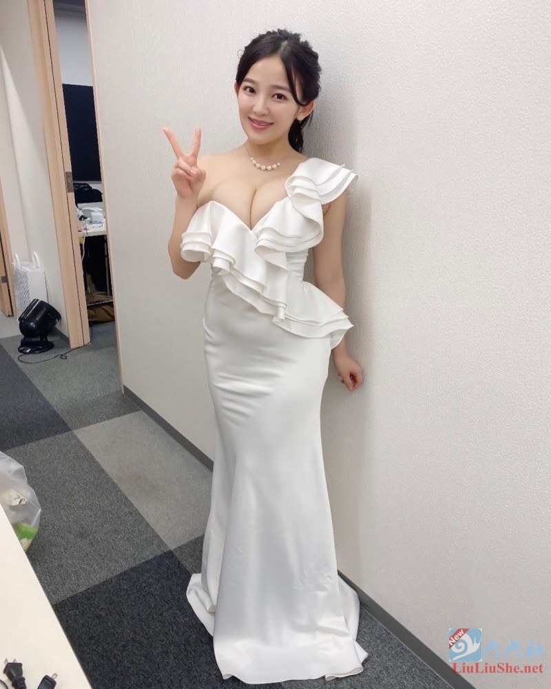 天木纯的欧派顶麻将一出,A4腰、锁骨放硬币都out了-伊尤台