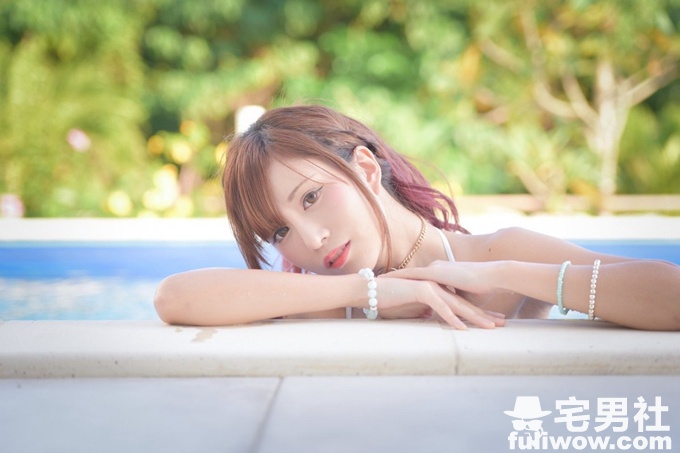 日本内衣甜心《天使梨樱》细嫩大长腿和傲人Ｄ杯！-伊尤台