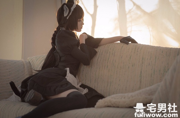 童属性可爱电眼美少女《妃奈梨》，10万伏特的迷人眼神电得你嫑嫑的！-伊尤台