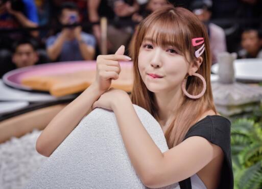 绝对的王者三上悠亚,一个能打的都没有-伊尤台