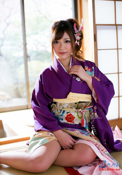 佐藤遥希最好看的是哪一部？那条经典牛仔裤最好-伊尤台