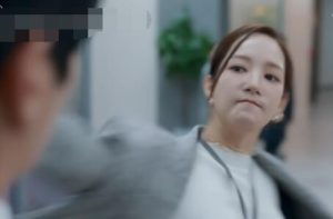 朴敏英爆甩渣男3巴掌!-伊尤台